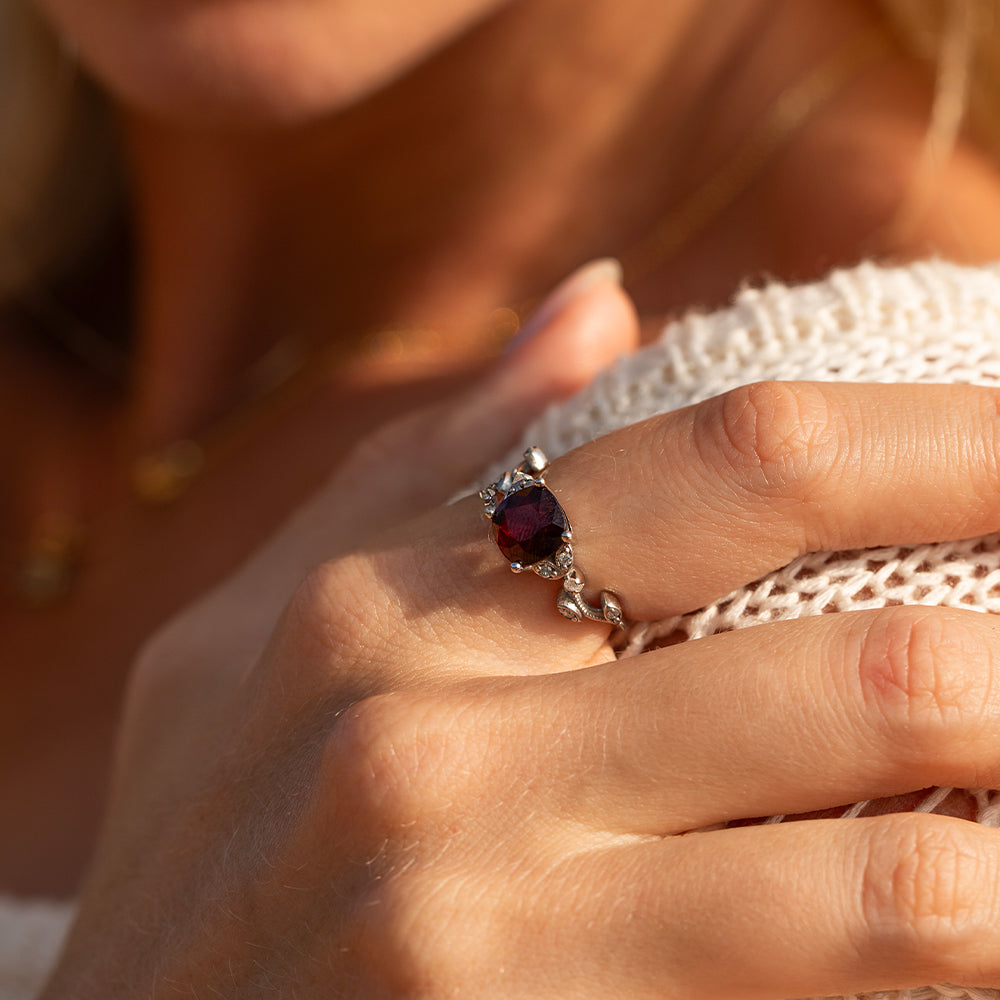 Vintage Pırlanta Yüzük | İncigems: Geçmişin Işıltısı Geri mi Dönüyor?