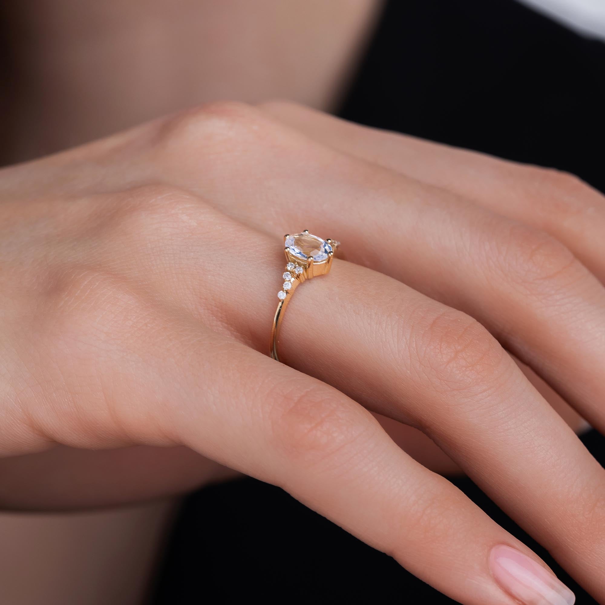 Maya Vintage Tasarım Beyaz Topaz Yüzük