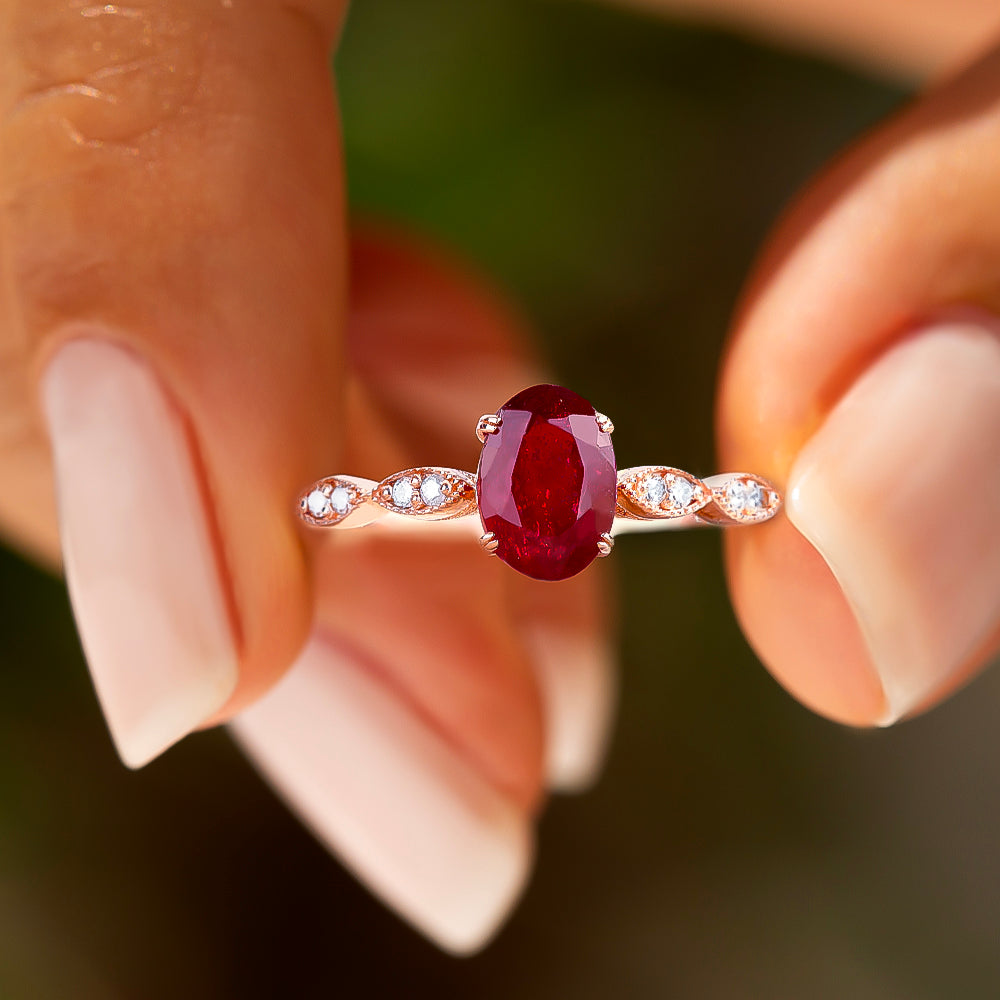 oval kesim yakut ve pırlantalı vintage yüzük