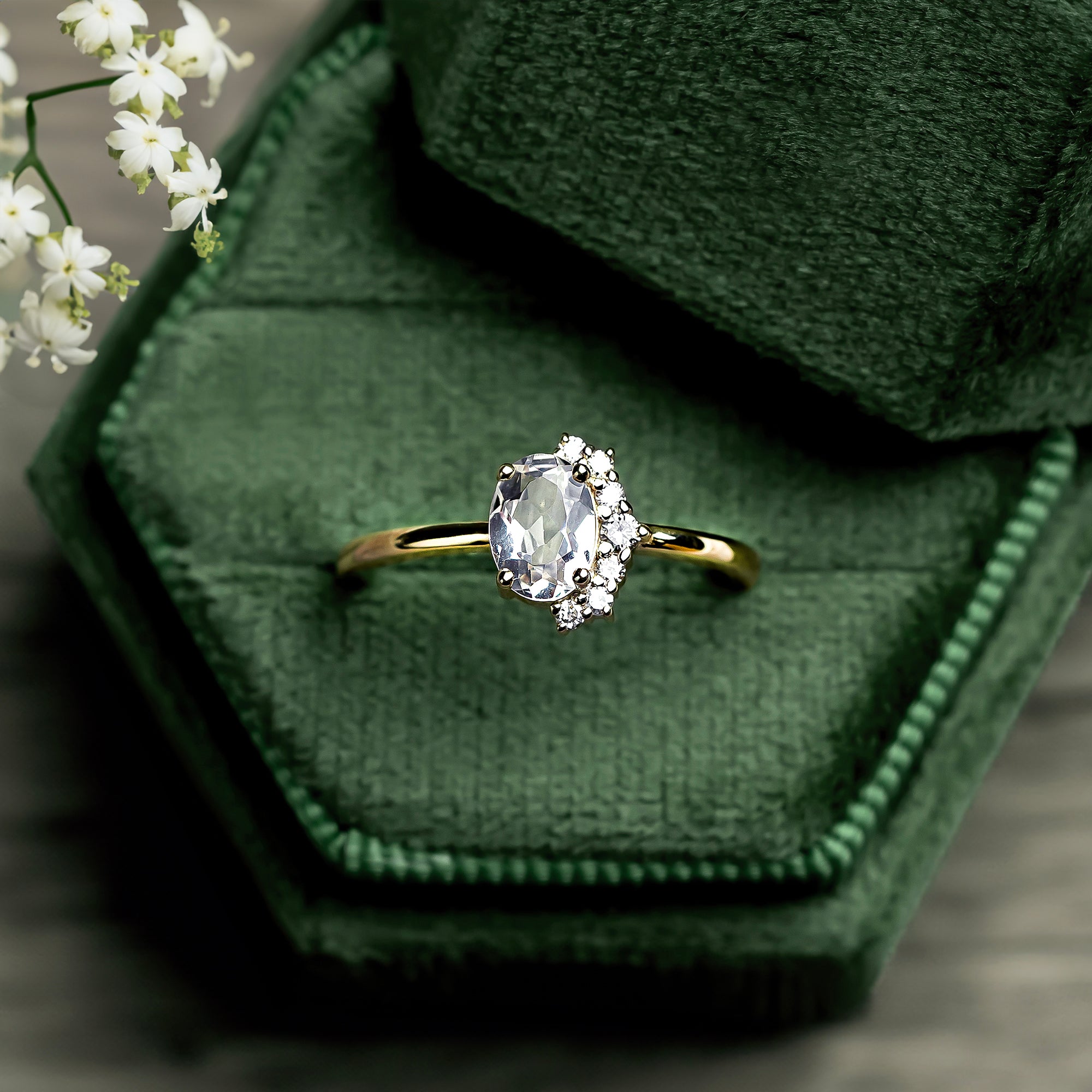 Pırlantalı Beyaz Topaz Vintage Yüzük