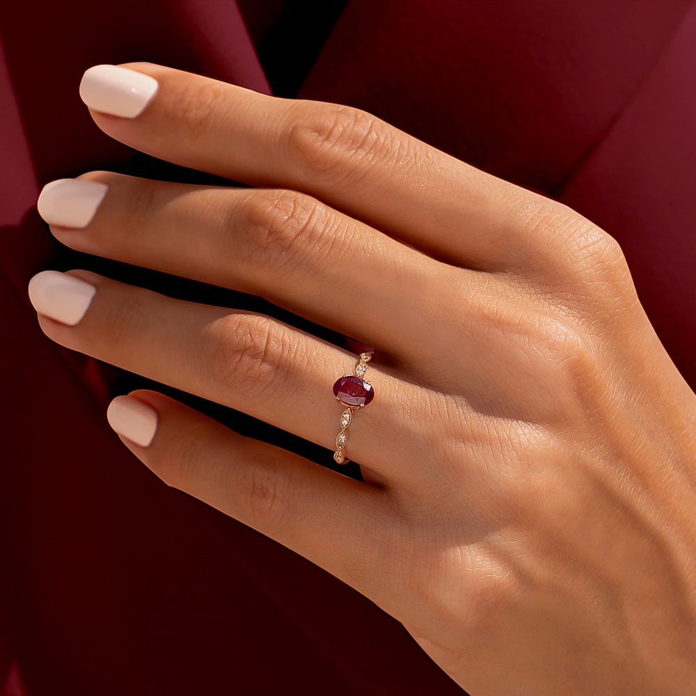 oval kesim yakut ve pırlantalı vintage yüzük