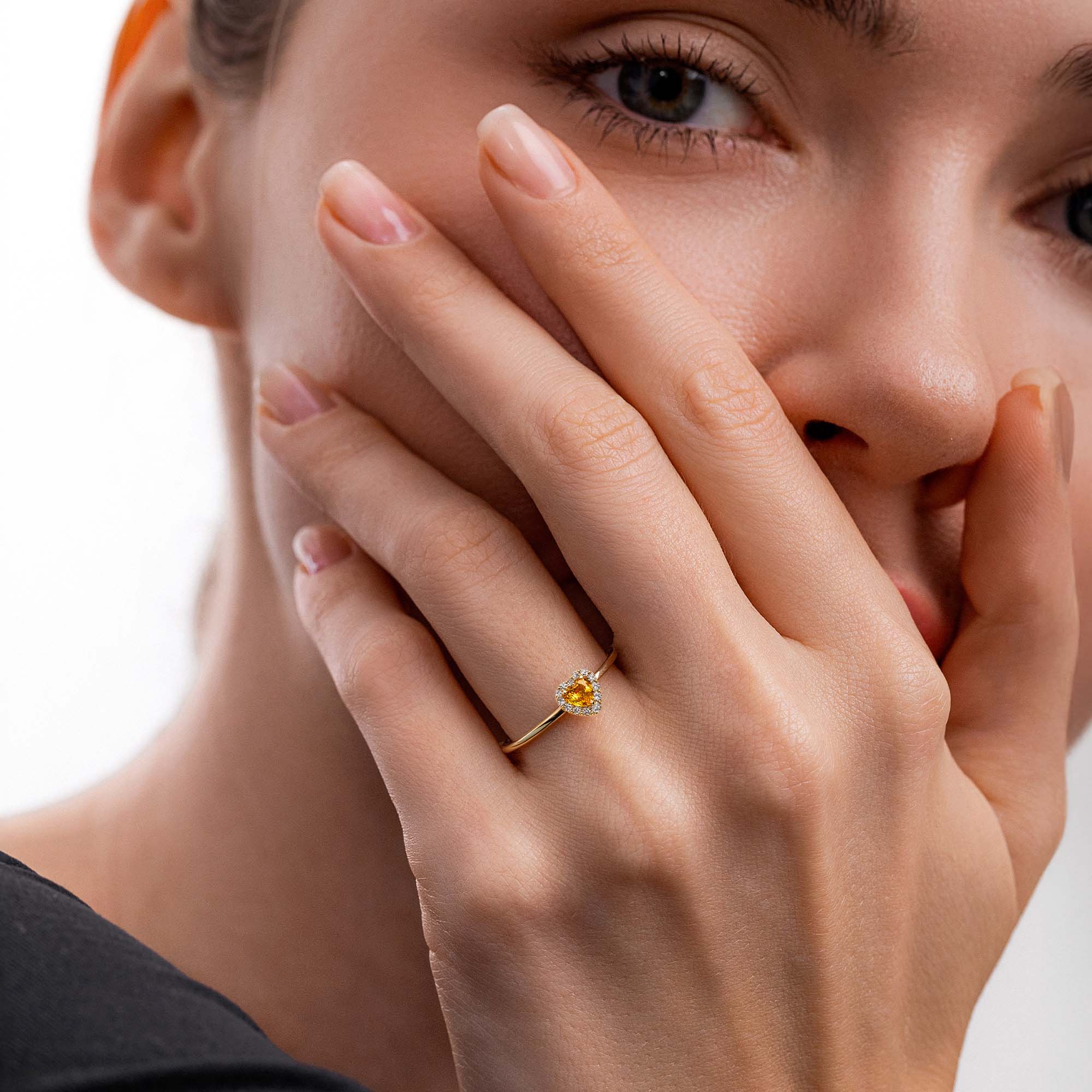 Kalp Kesim Sarı Safir Yüzük