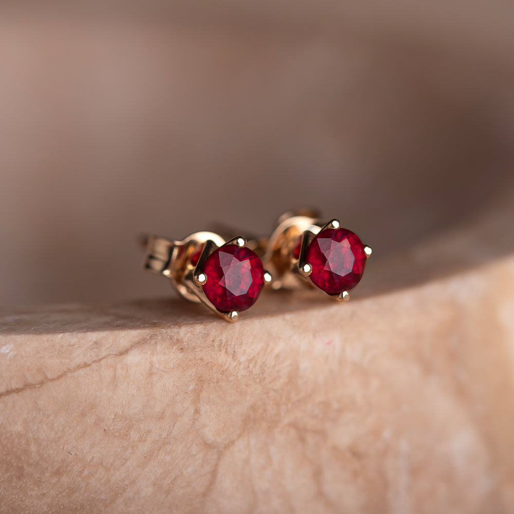 Ruby Flame Tektaş Küpe