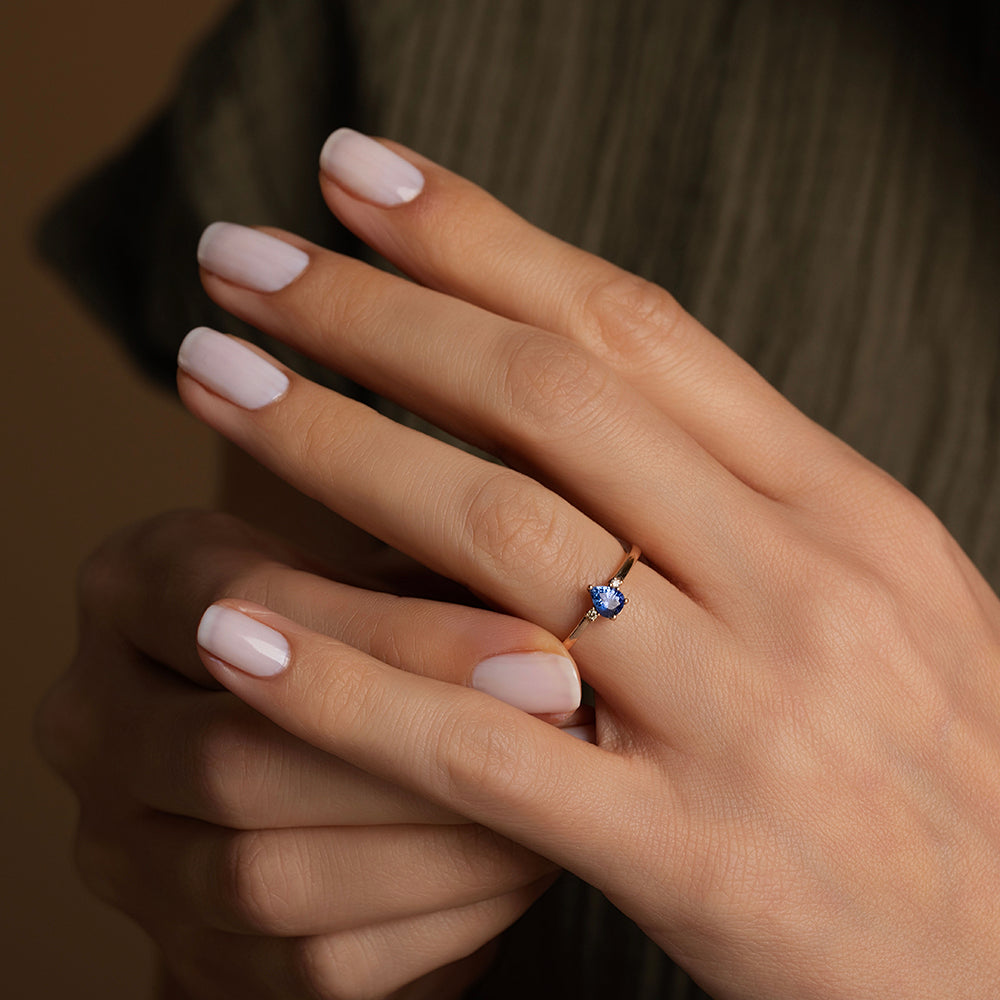 Pırlantalı Tektaş Damla Safir Yüzük