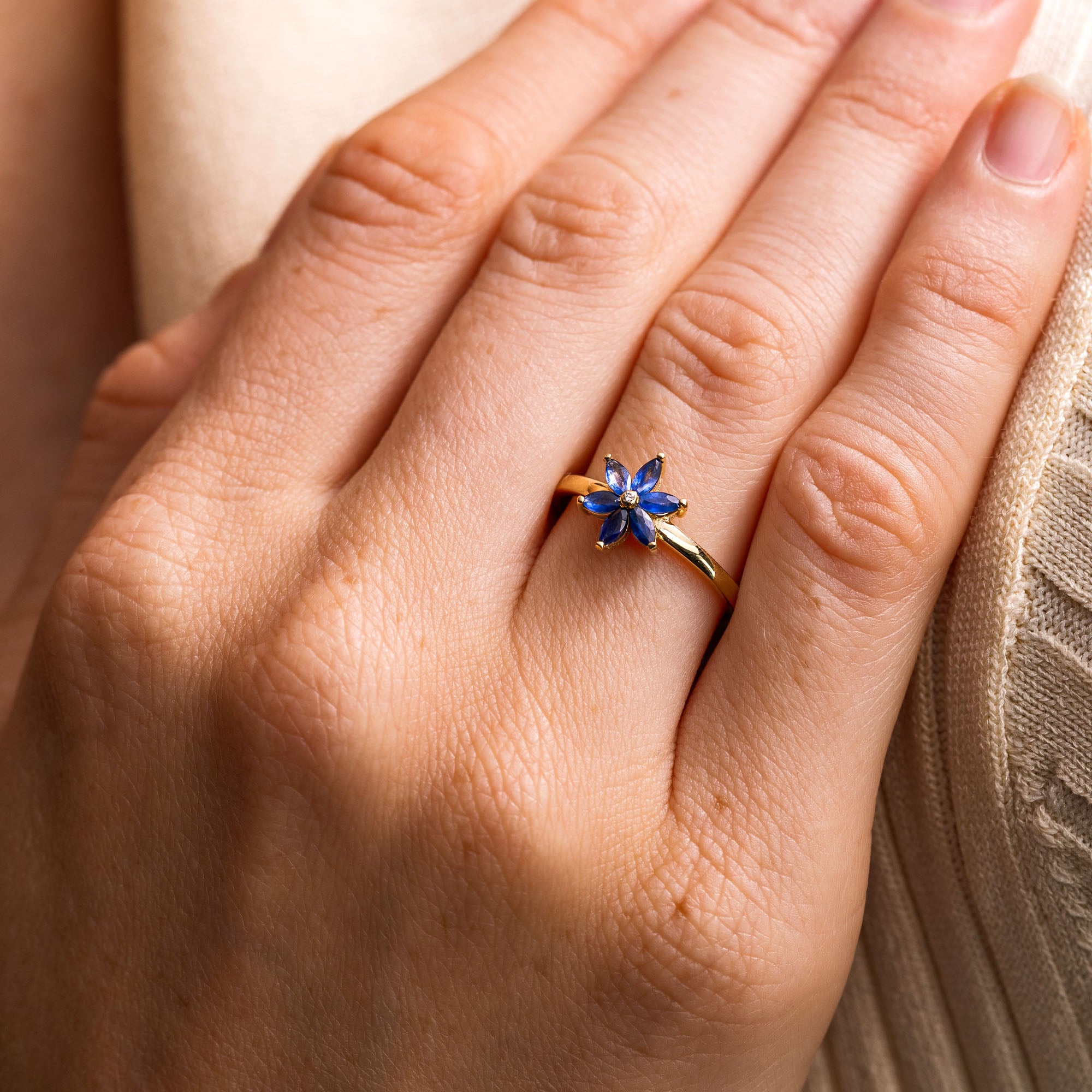 Blue Daisy Safir Yüzük