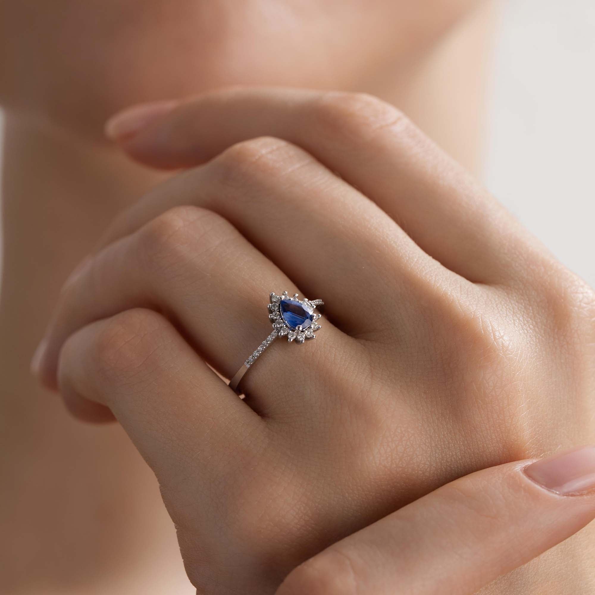 Midnight Pırlantalı Damla Safir Yüzük