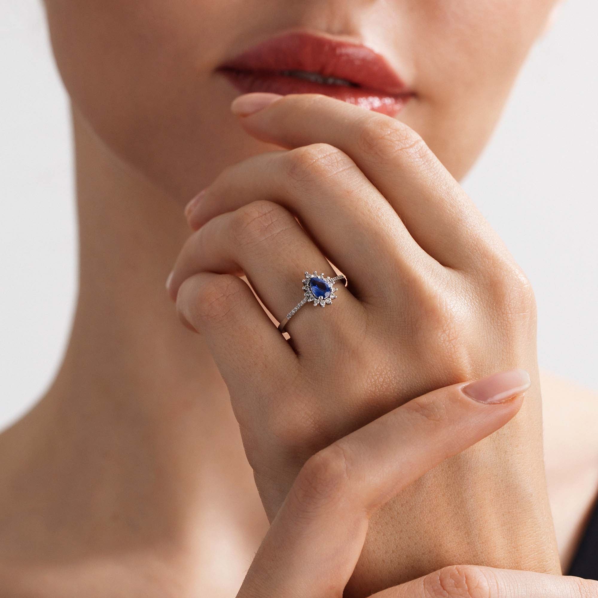 Midnight Pırlantalı Damla Safir Yüzük