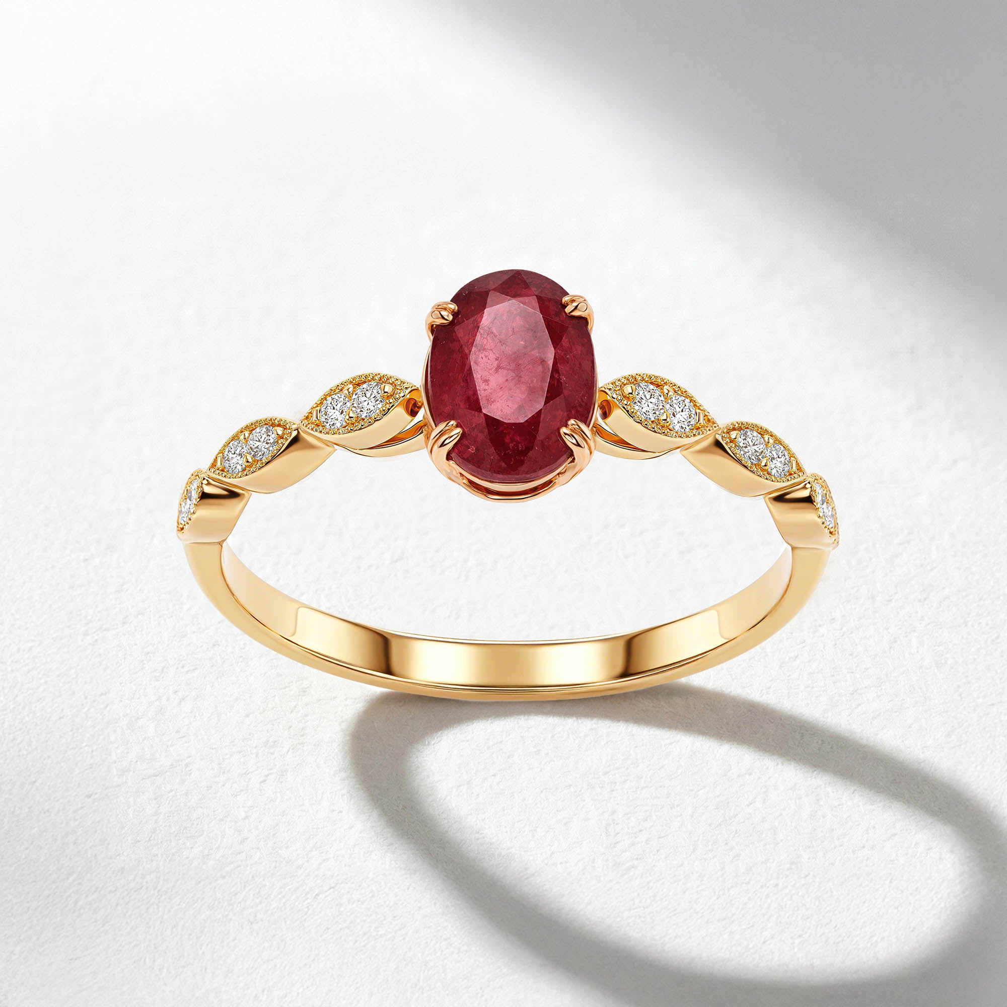 Flamma Oval Kesim Yakut Tektaş Vintage Yüzük