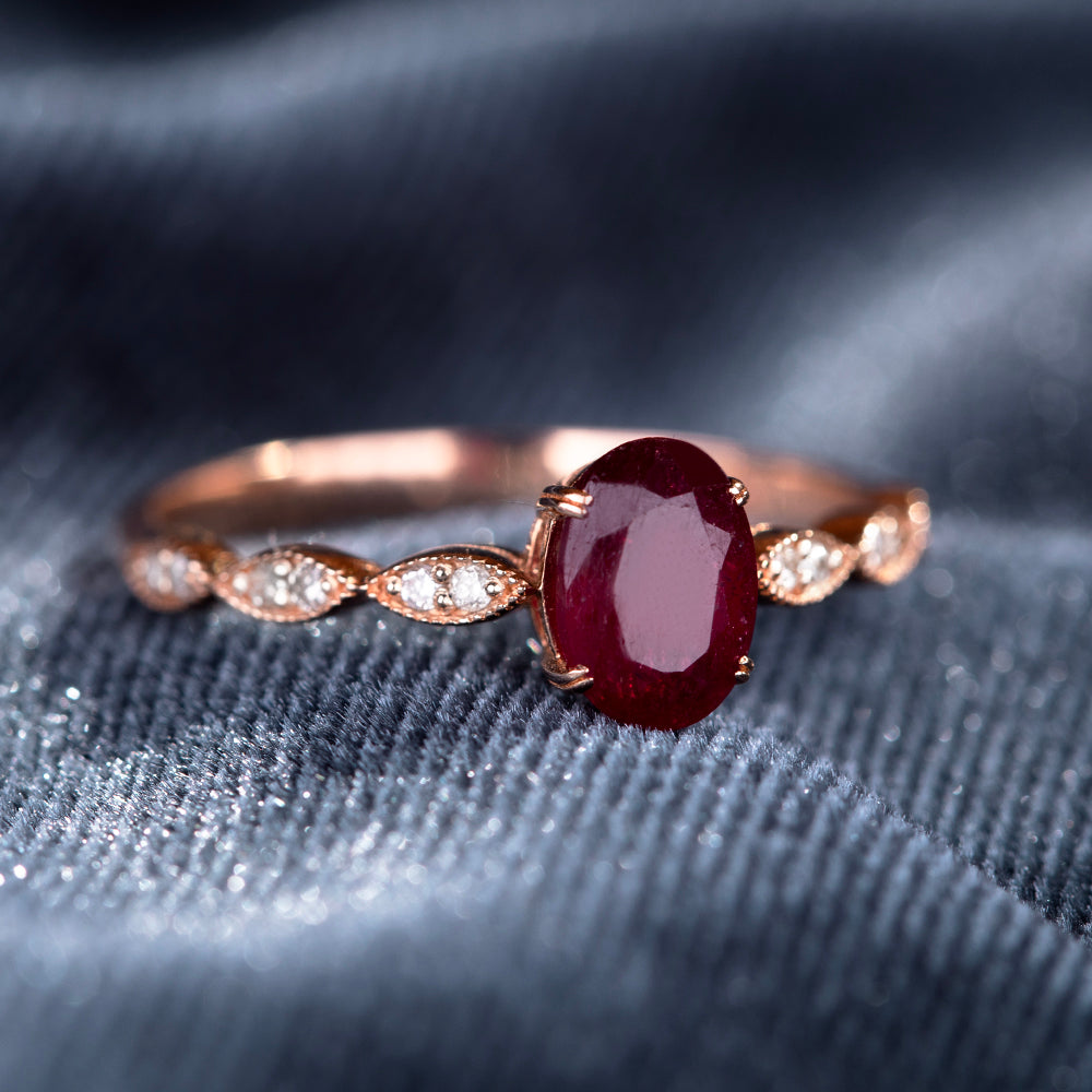 Oval Kesim Yakut Tektaş Vintage Yüzük - Rossa