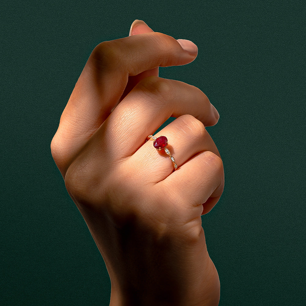 Oval Kesim Yakut Tektaş Vintage Yüzük