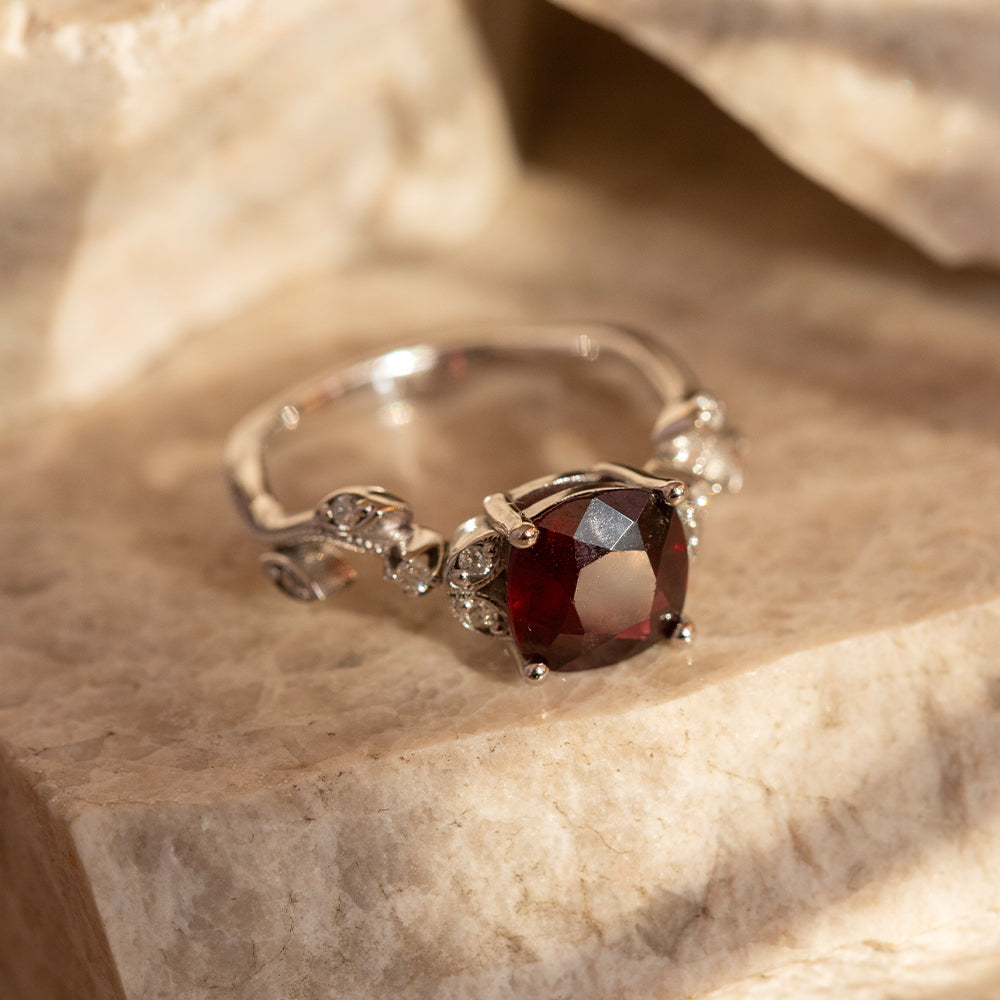garnet yüzük