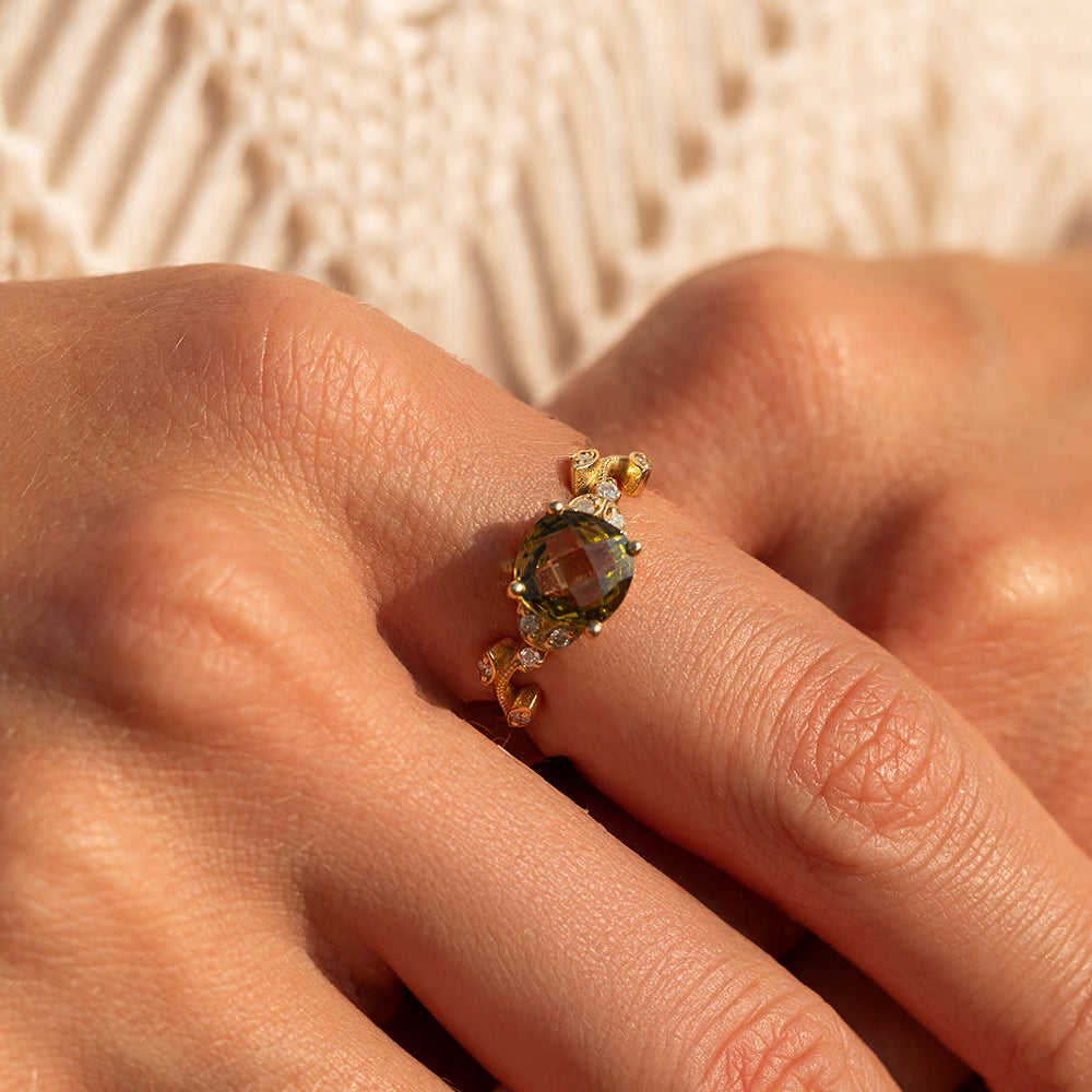 Olive Peridot Yüzük