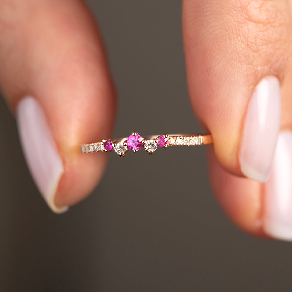 0.20 Karat Pırlantalı Minimal Yakut Yüzük