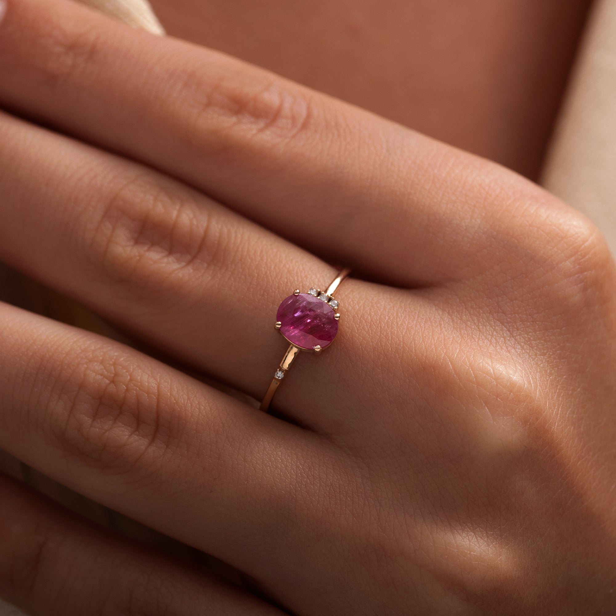 Pırlanta & Yakut Tektaş Yüzük