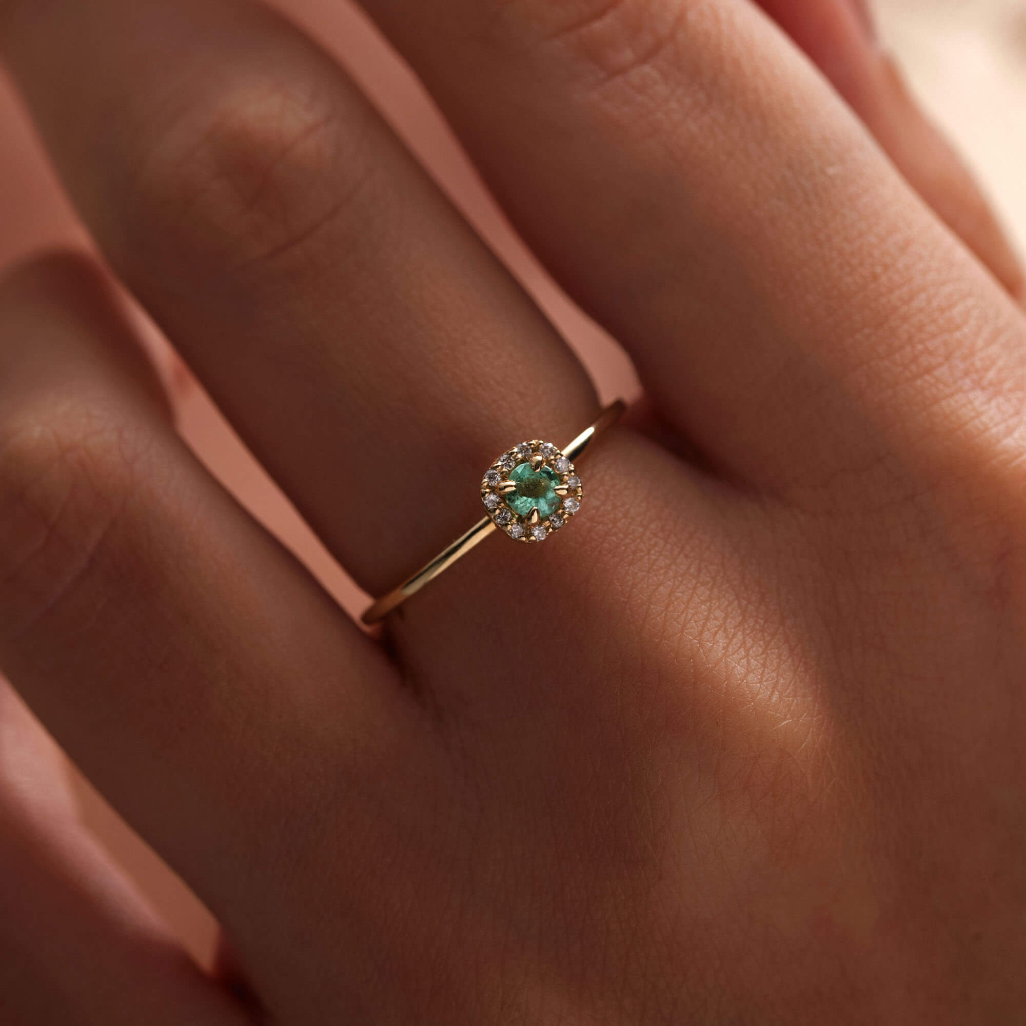 Celina Pırlantalı Zümrüt Yüzük