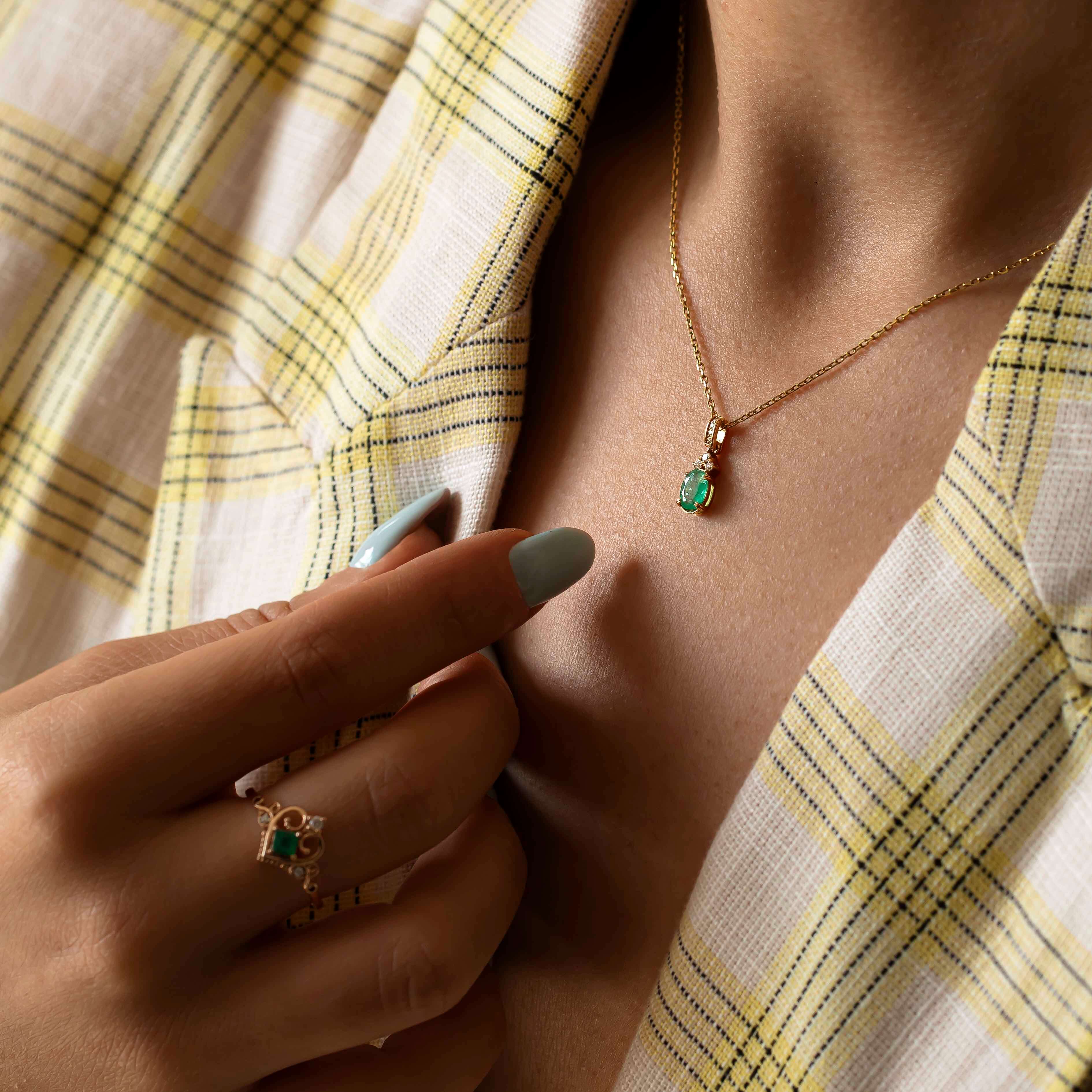 14k Altın Zümrüt Taşlı Kolye