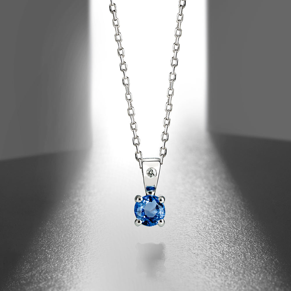 0.40 Karat Nadiya Pırlantalı Safir Kolye