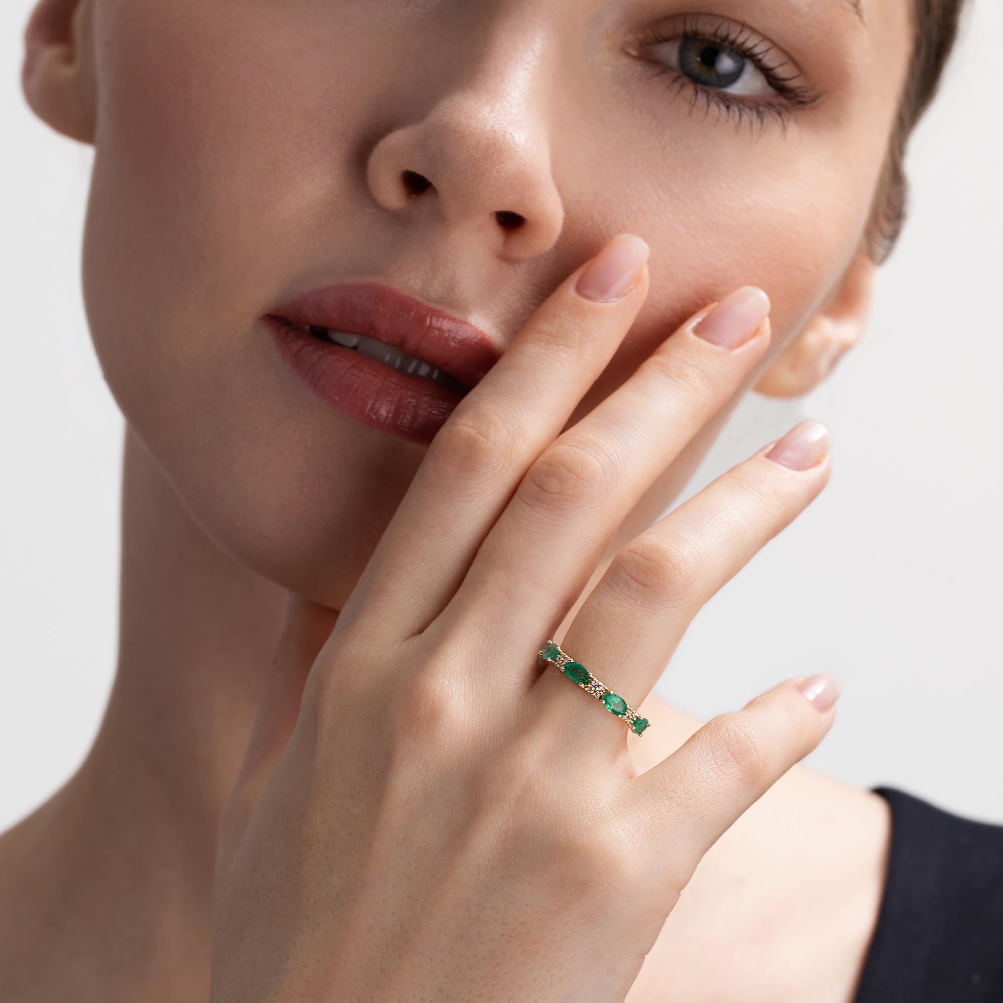  Pırlantalı Zümrüt Yüzük