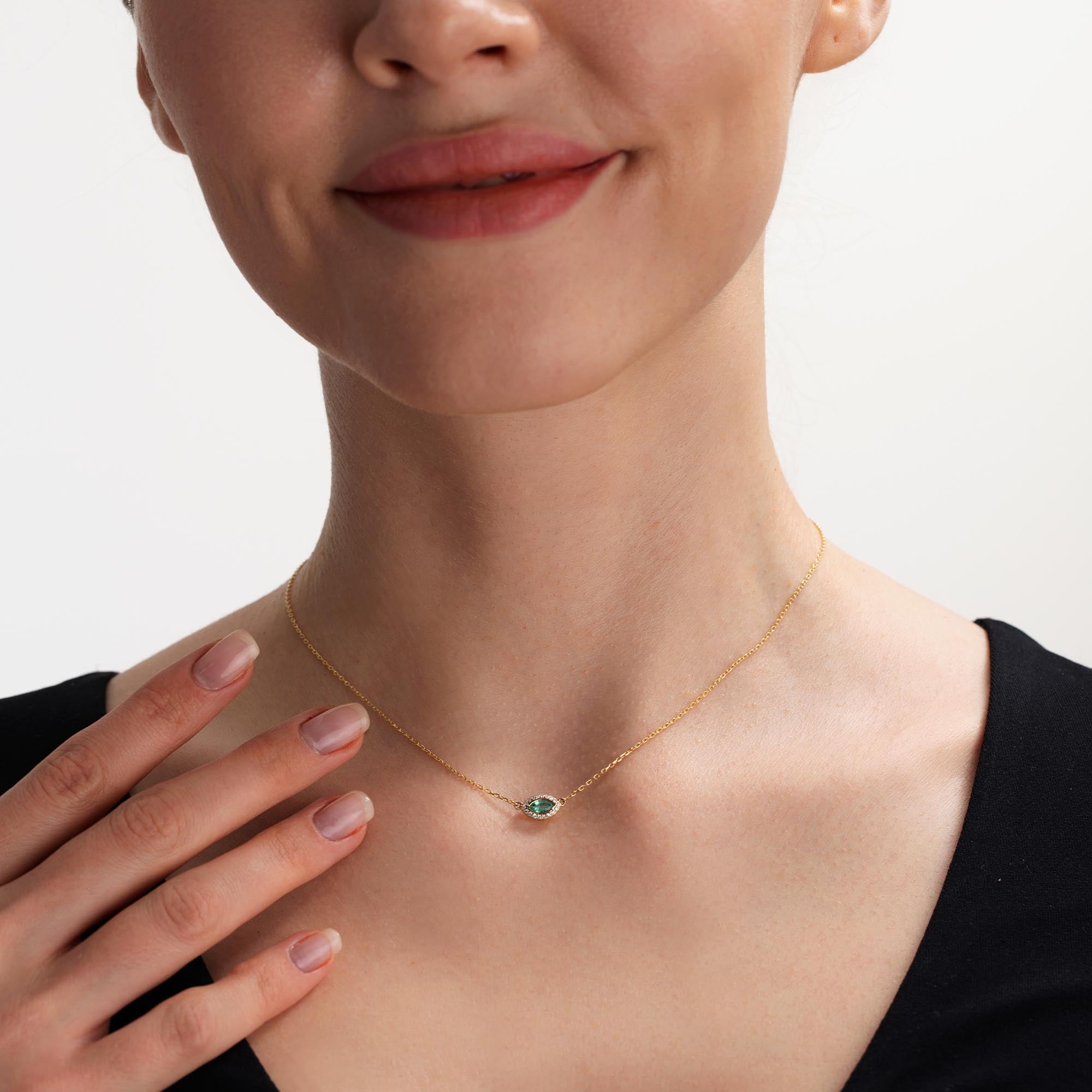 İsis Pırlanta Zümrüt Kolye