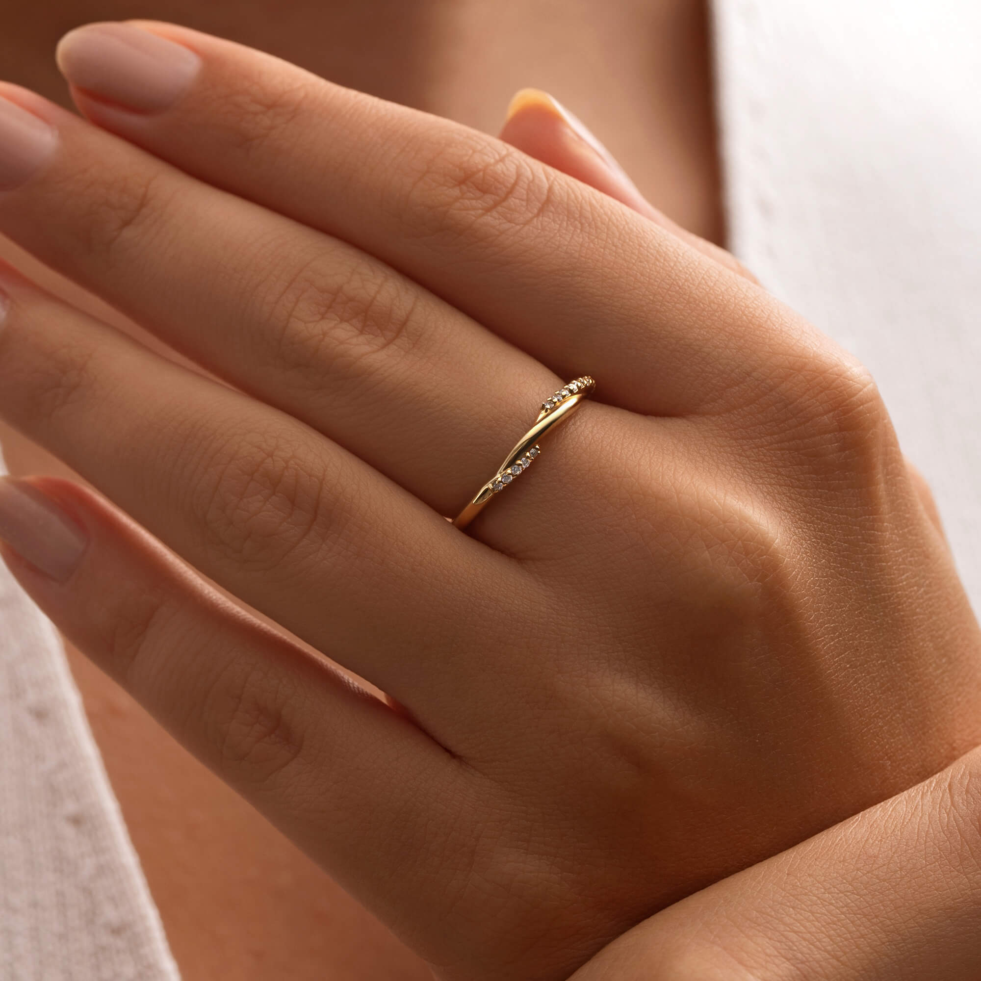 Pırlantalı Minimal Yüzük - Spira