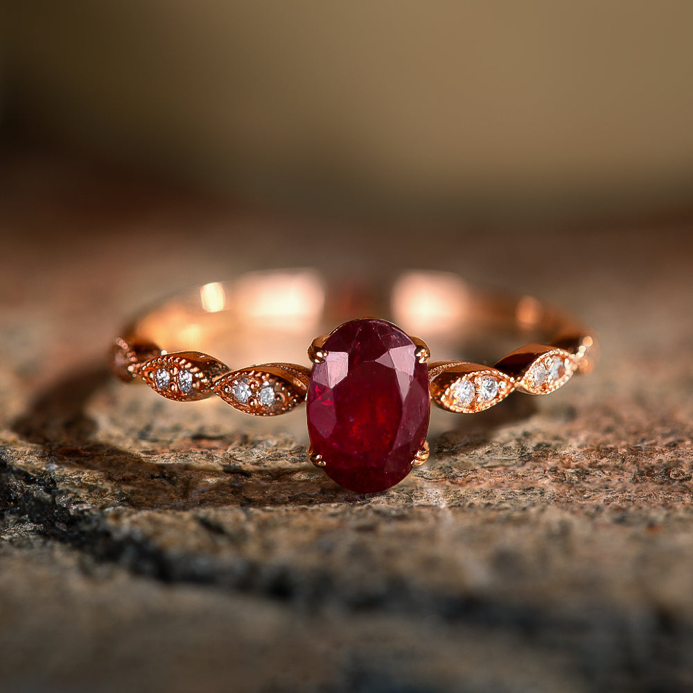 Oval Kesim Yakut Tektaş Vintage Yüzük - Rossa