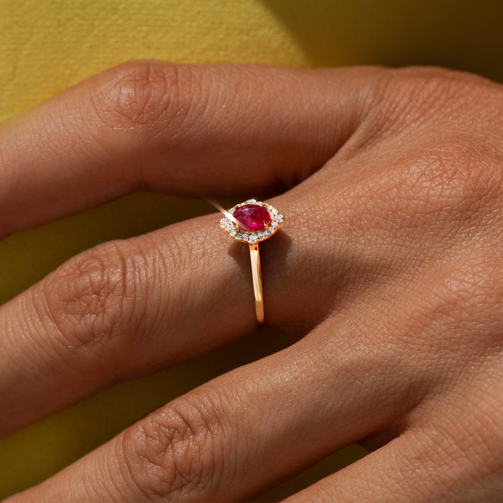 Pırlanta & Yakut Vintage Yüzük - RubyGlow