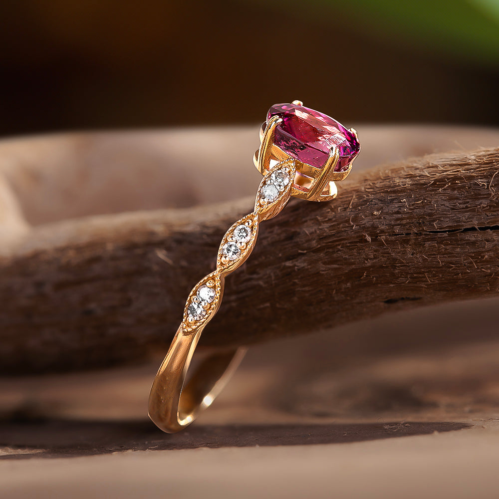 Pırlantalı Oval Kesim Granat Taşlı Vintage Yüzük