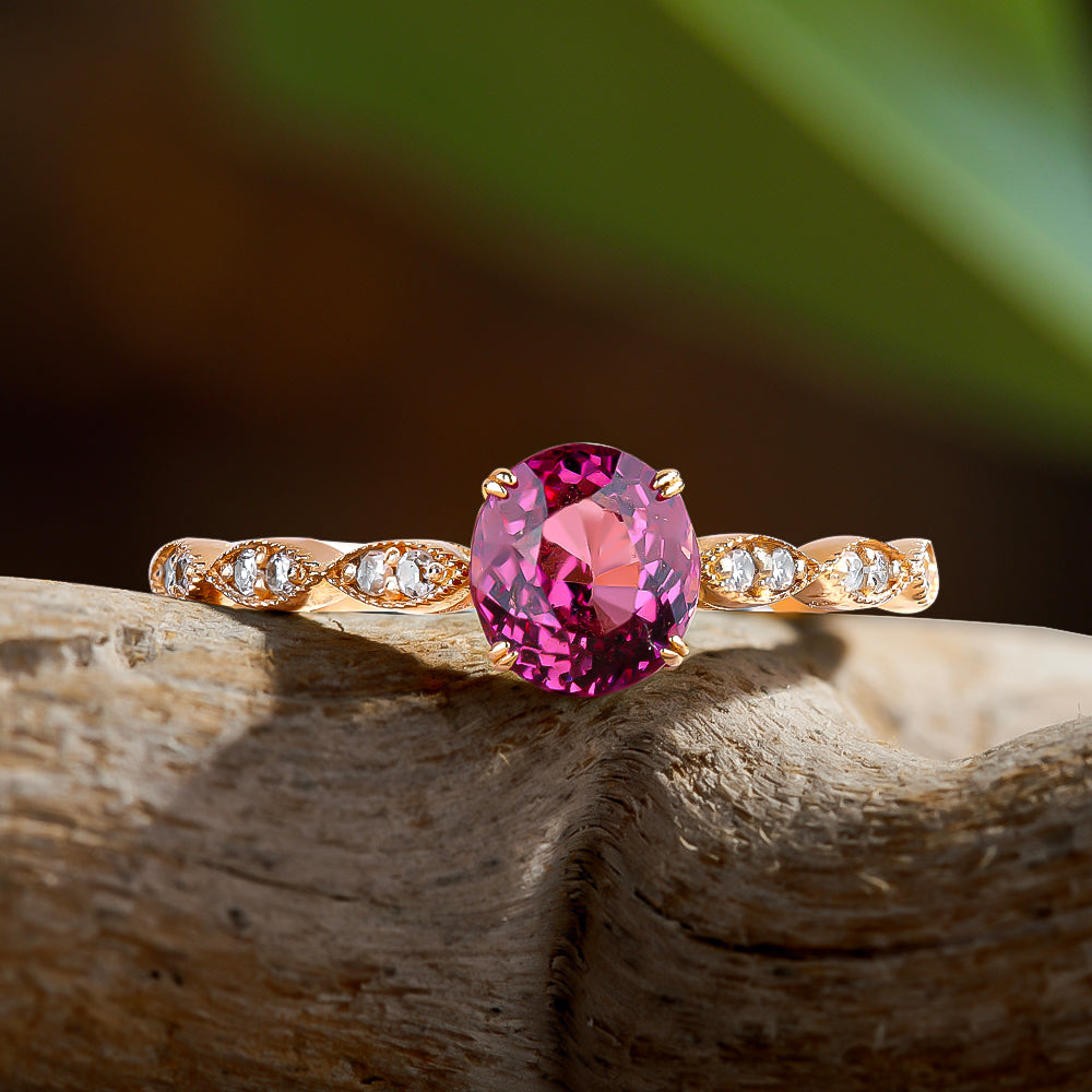 Pırlantalı Oval Kesim Granat Taşlı Vintage Yüzük