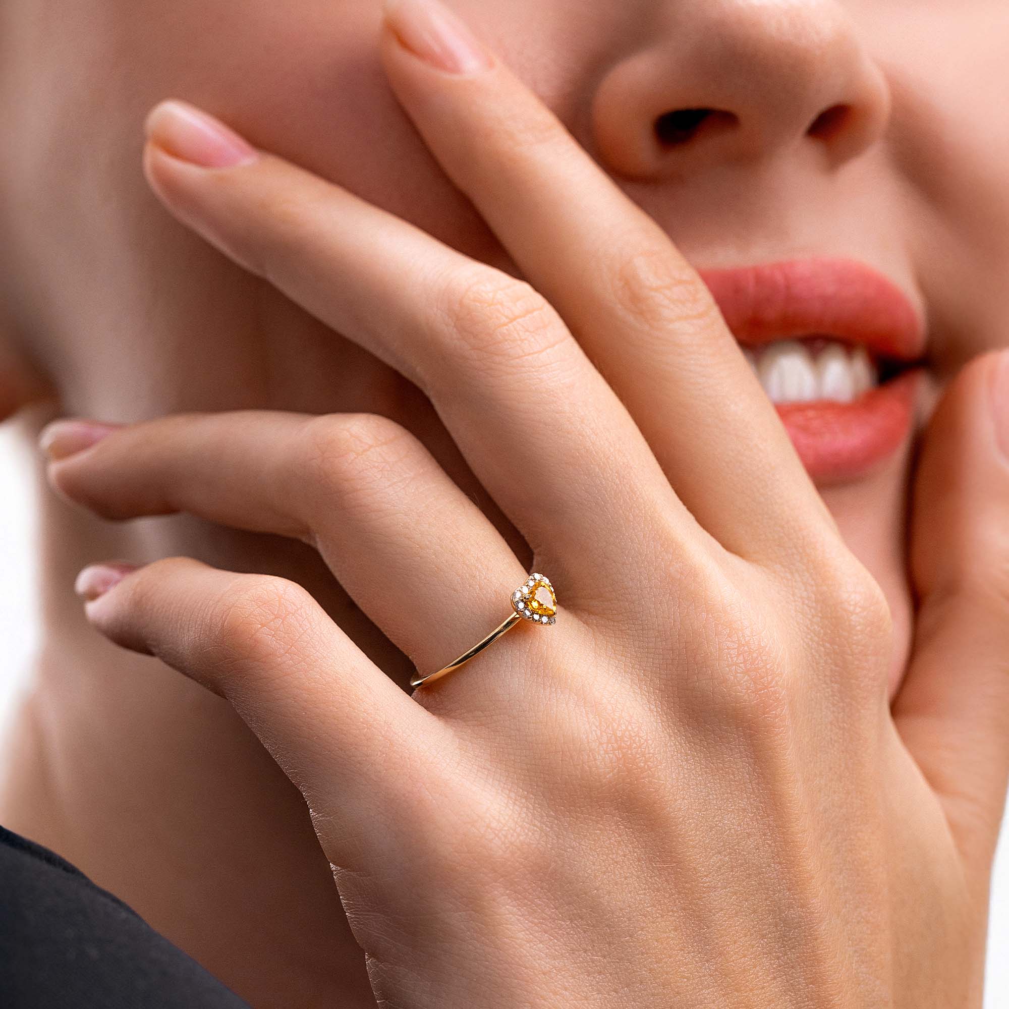 Kalp Kesim Sarı Safir Yüzük