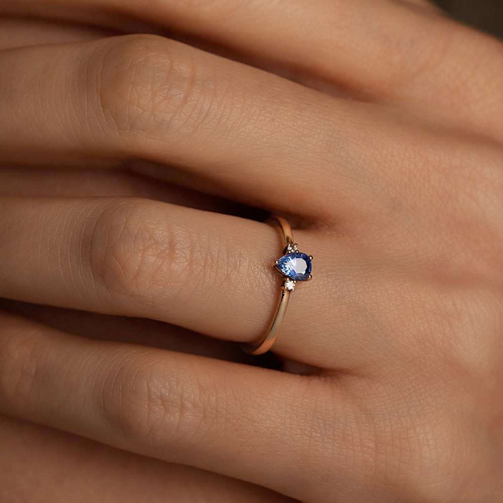 Pırlantalı Tektaş Damla Safir Yüzük