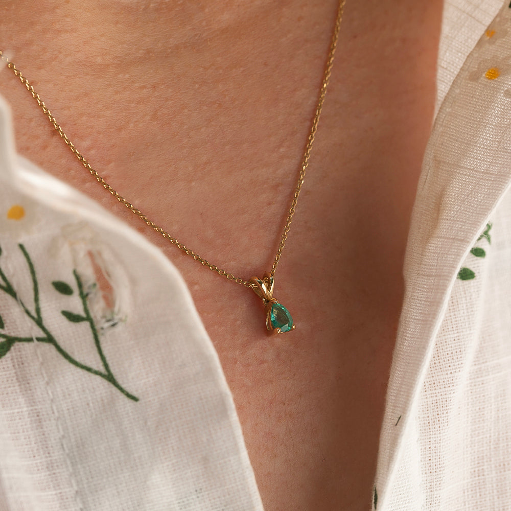 damla zümrüt kolye