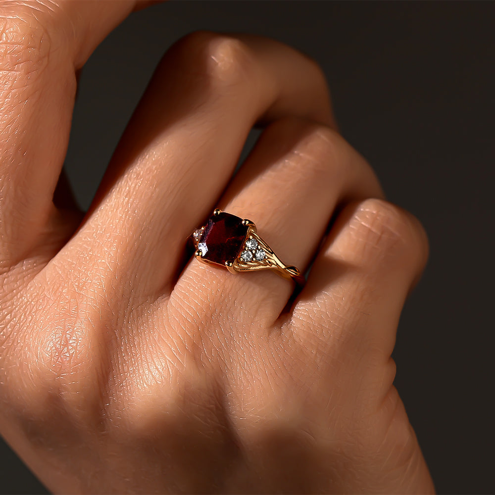 granat taşlı ve pırlantalı vintage yüzük