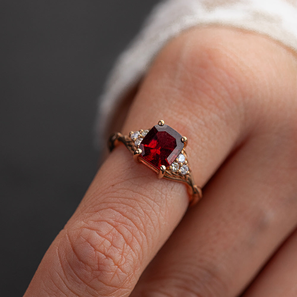 Mars Pırlanta Garnet Vintage Yüzük