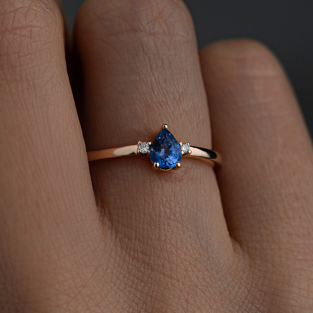 Pırlantalı Tektaş Damla Safir Yüzük