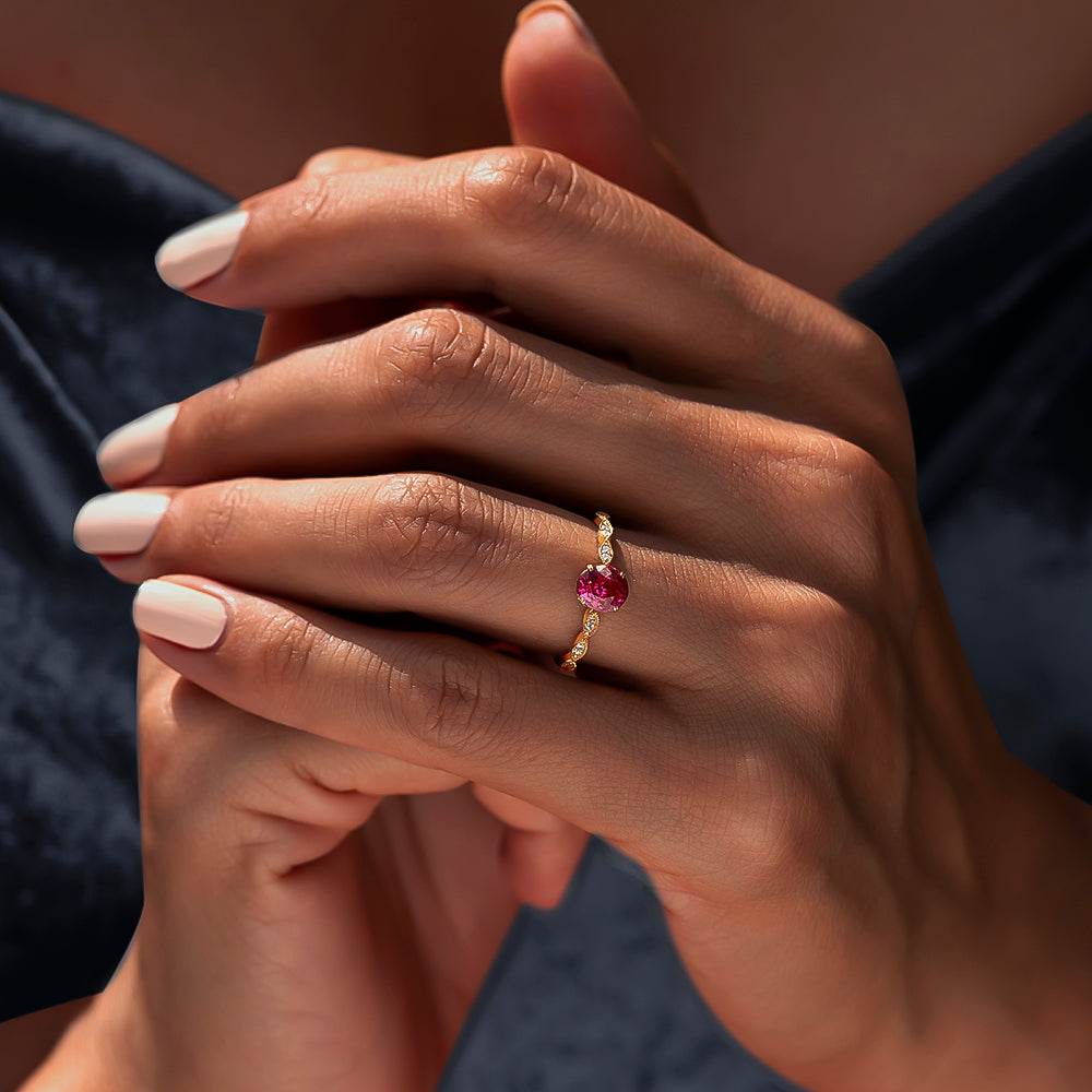 Pırlantalı Oval Kesim Granat Taşlı Vintage Yüzük