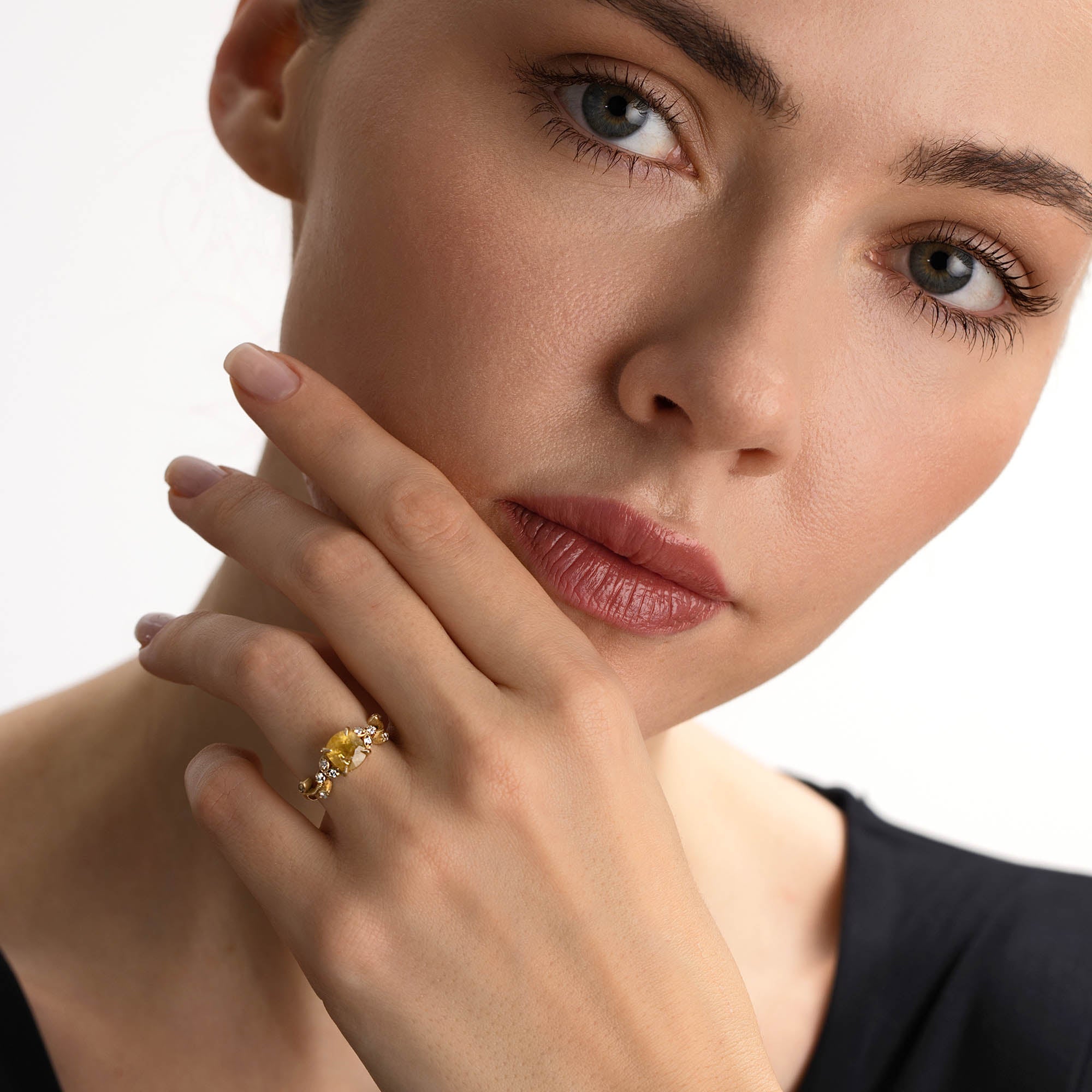 Golden Bloom Tektaş Sarı Safir Yüzük