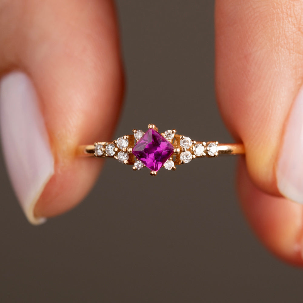 Pırlantalı & Kare Kesim Yakut Vintage Yüzük