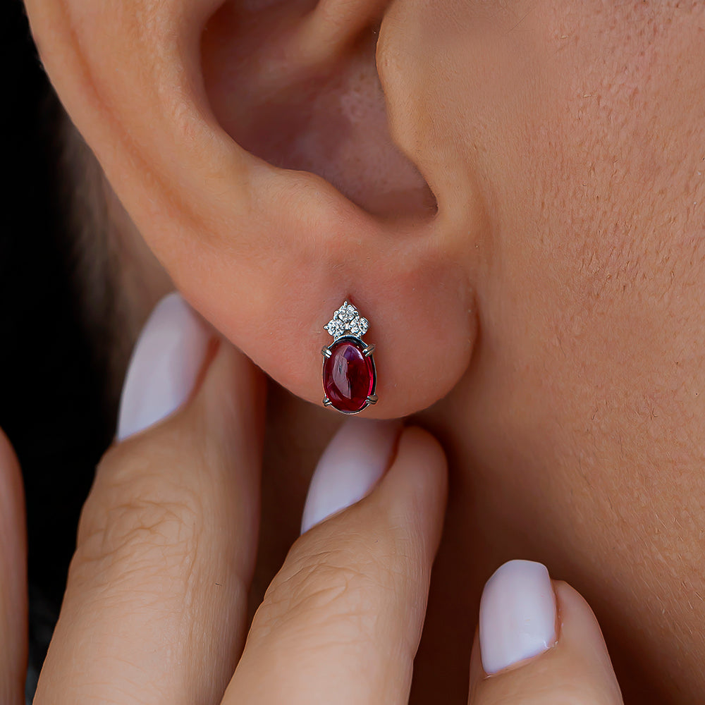 1.00 Karat Sophia Pırlantalı Yakut Küpe