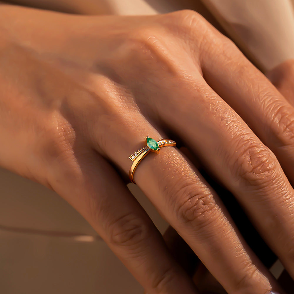 0.30 Karat Vega Pırlantalı Zümrüt Yüzük