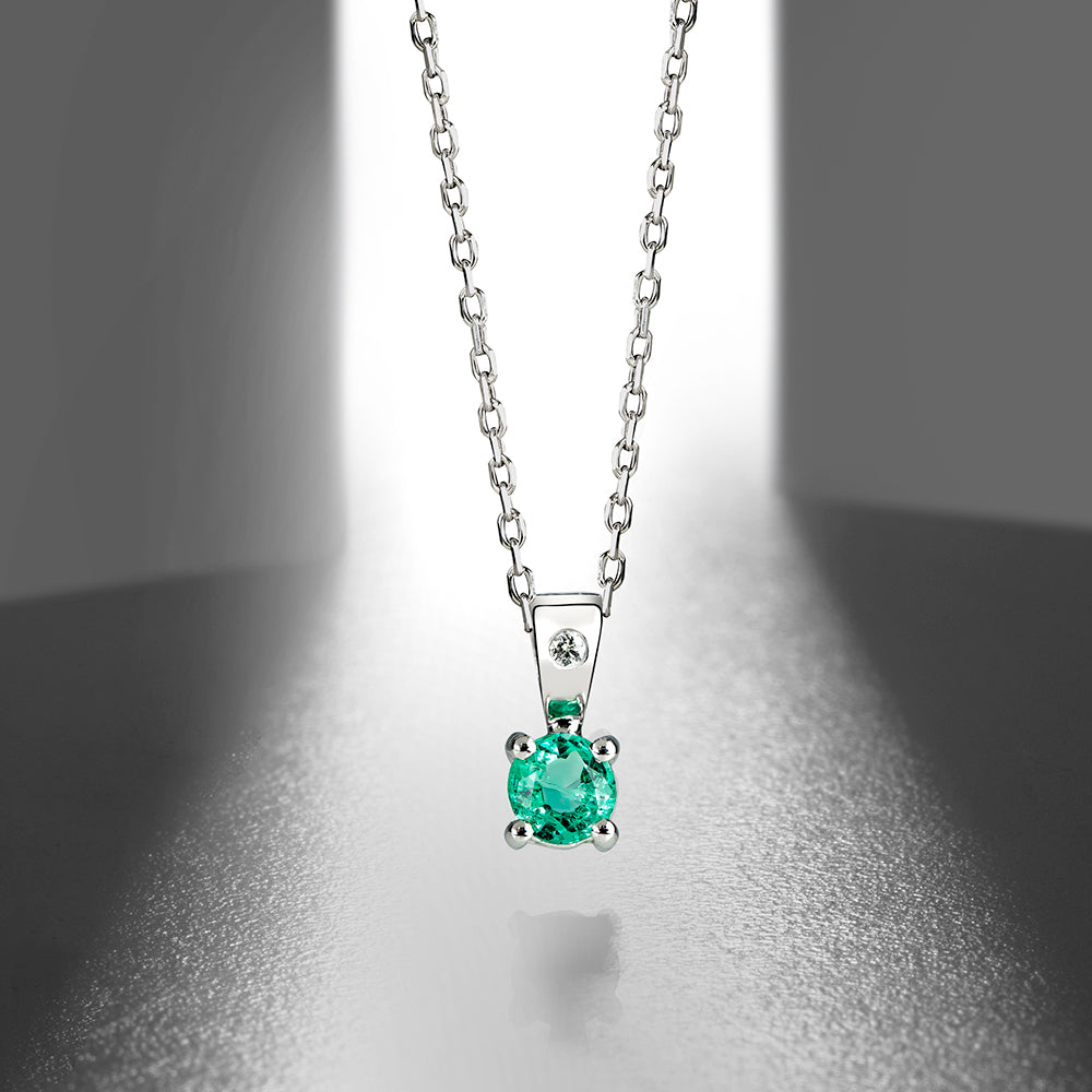 Emely Pırlantalı Zümrüt Kolye