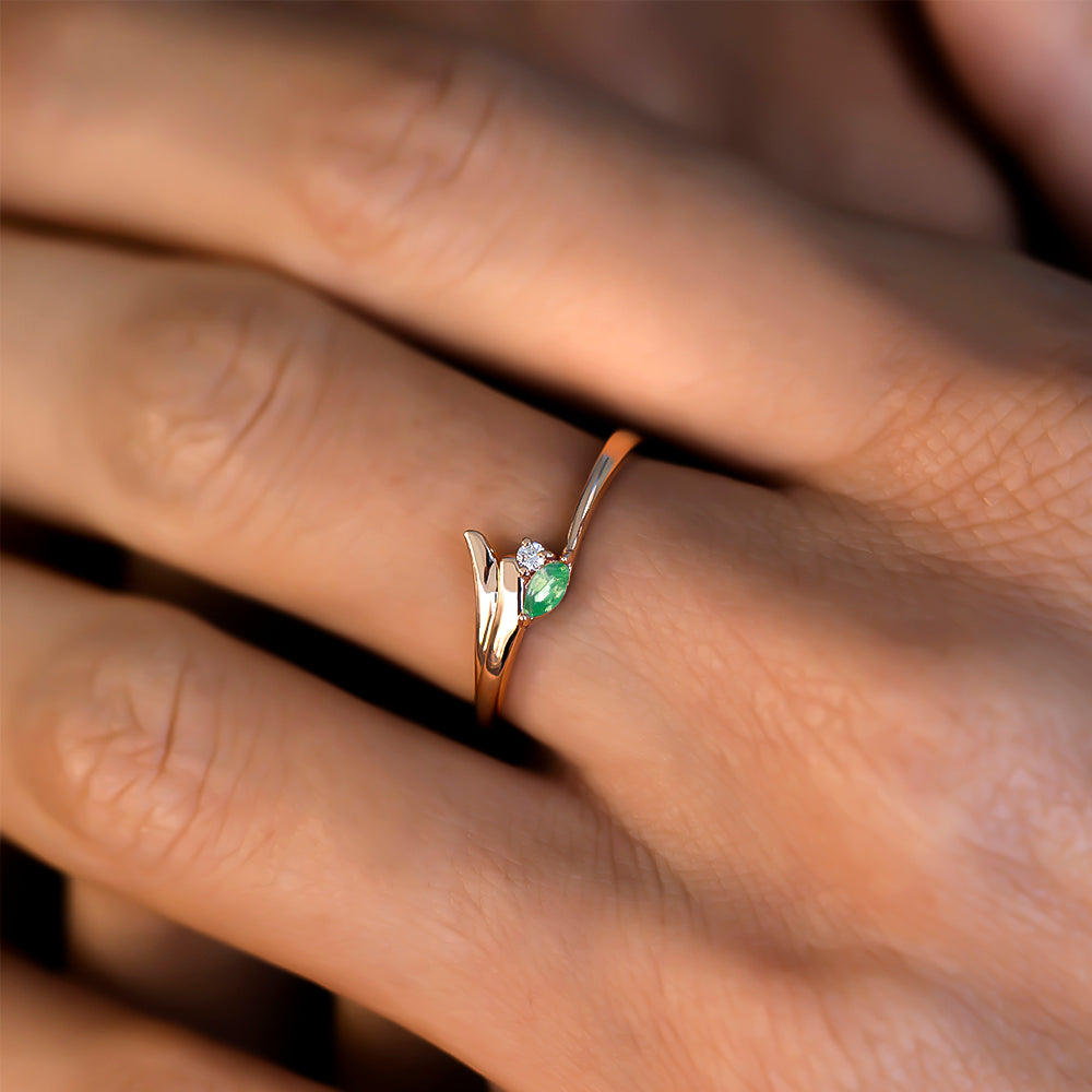 0.40 Karat Anka Pırlantalı Zümrüt Yüzük